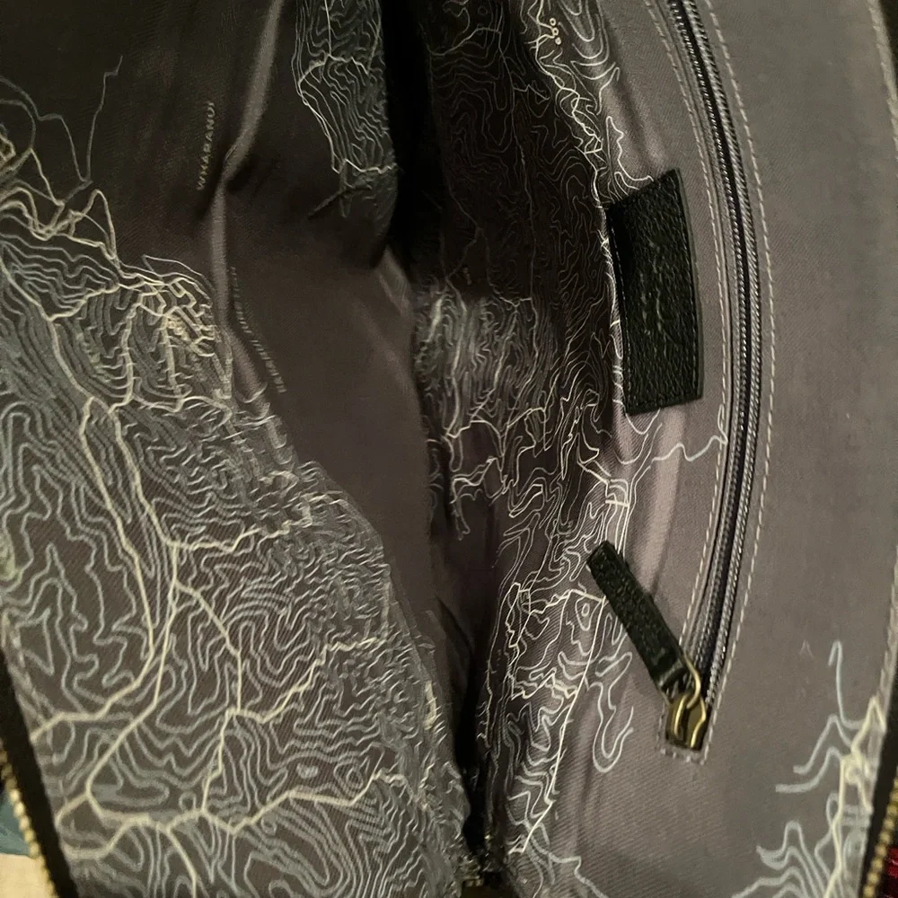 Honest Wolf Travel Bag Sleeve
